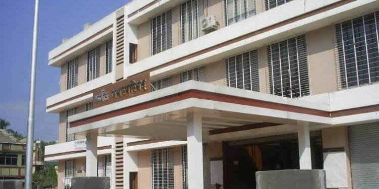 कर्जत नगरपरिषदेत लोकशाहीला ब्रेक