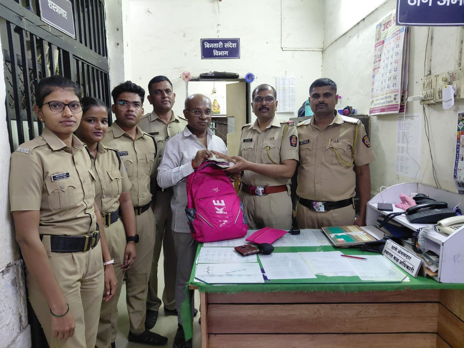 रेल्वे पोलिसांच्या तत्परतेने प्रवाशाची विसरलेली बॅग सुखरूप परत