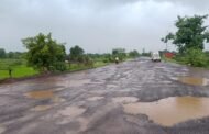 कर्जत-मुरबाड राष्ट्रीय महामार्गावर पुन्हा खड्ड्यांचे साम्राज्य