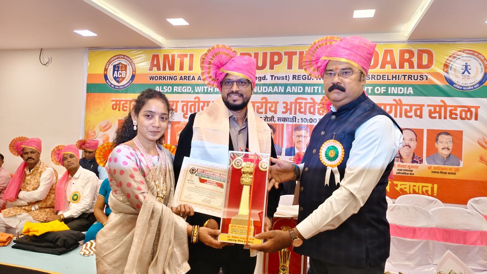 प्रसिद्धीपासून दूर राहून समाजासाठी झटणाऱ्या मिलिंद विरले यांचा ‘महाराष्ट्र गौरव पुरस्काराने सन्मान