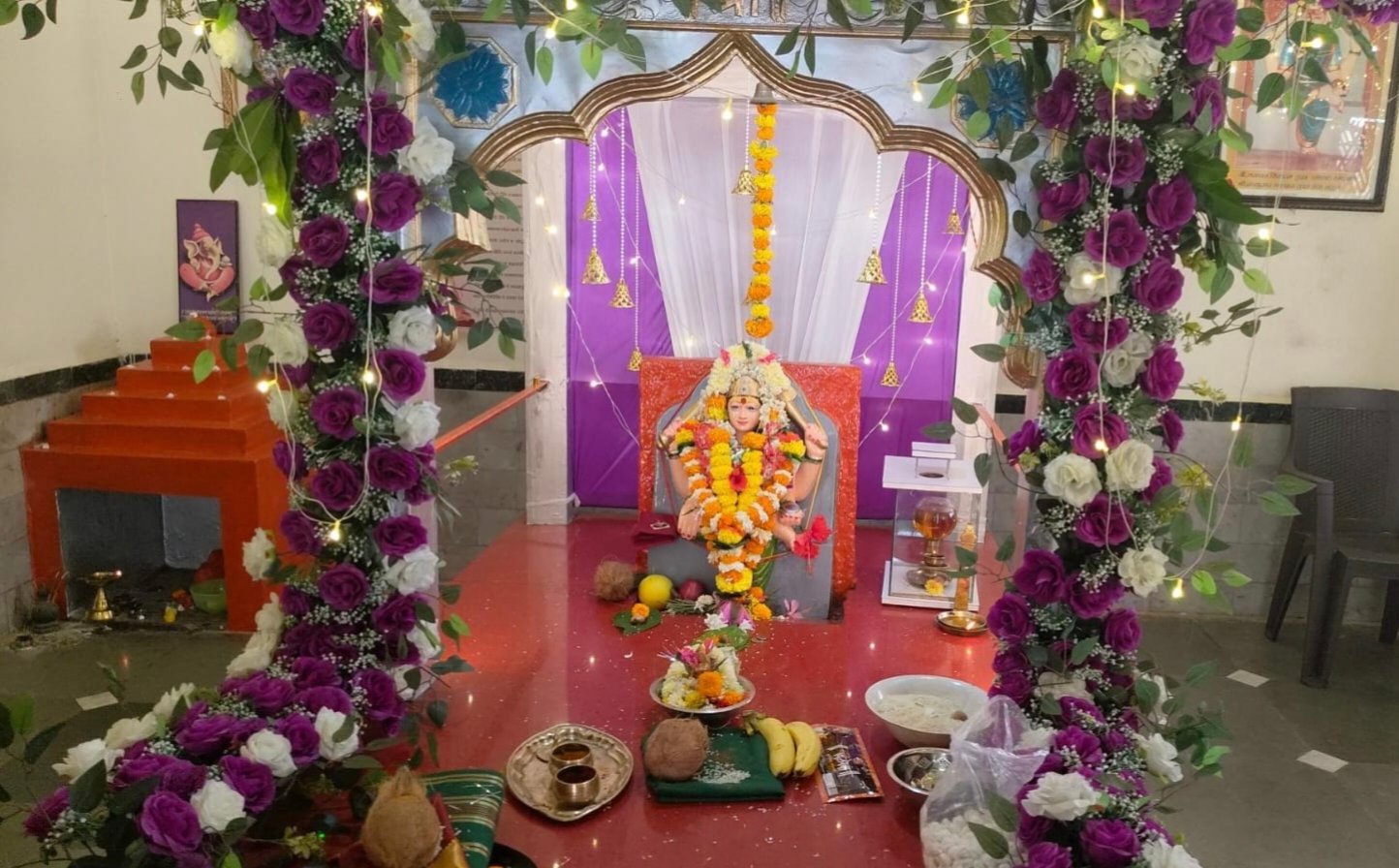 दहिवली गुरव आळी येथे नवरात्रीनिमित्त नवतरुण मित्र मंडळातर्फे भव्य दांडिया महोत्सवाचे आयोजन